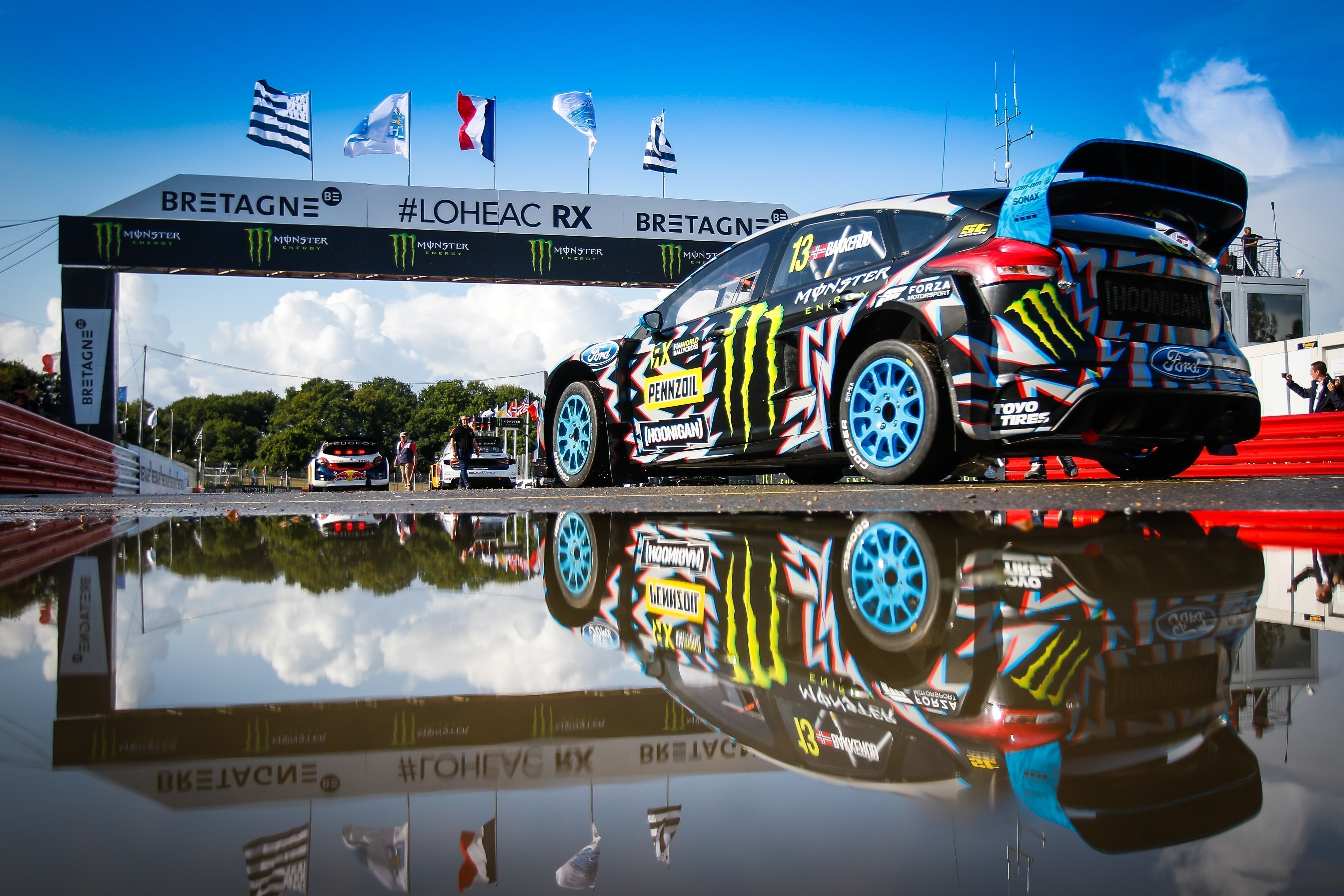 Как знать, быть может Малкольму Уилсону всё же удалось убедить боссов Ford в целесообразности возвращения в WRC?