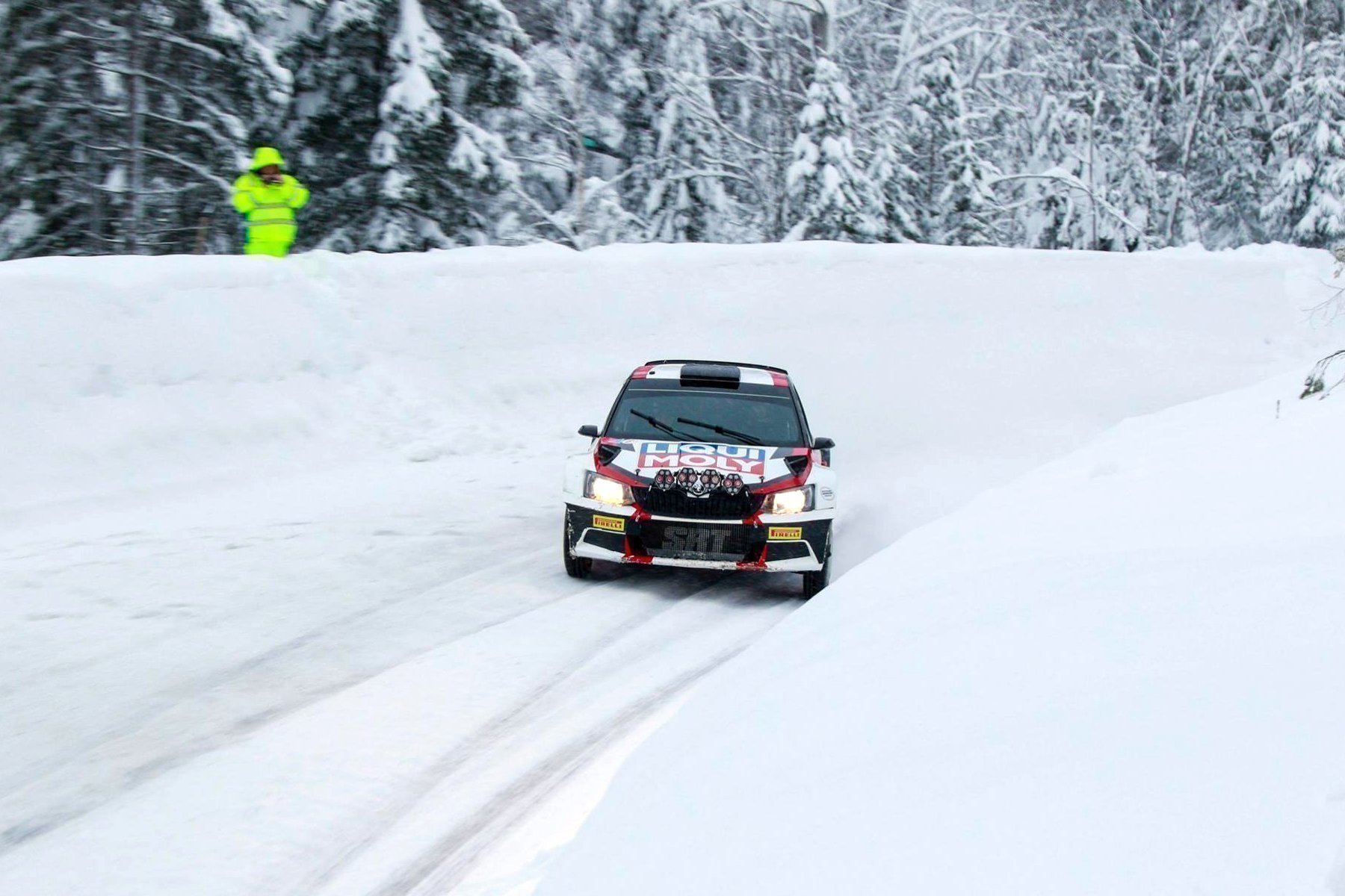 Победу отпраздновал единственный российский участник Николай Грязин!