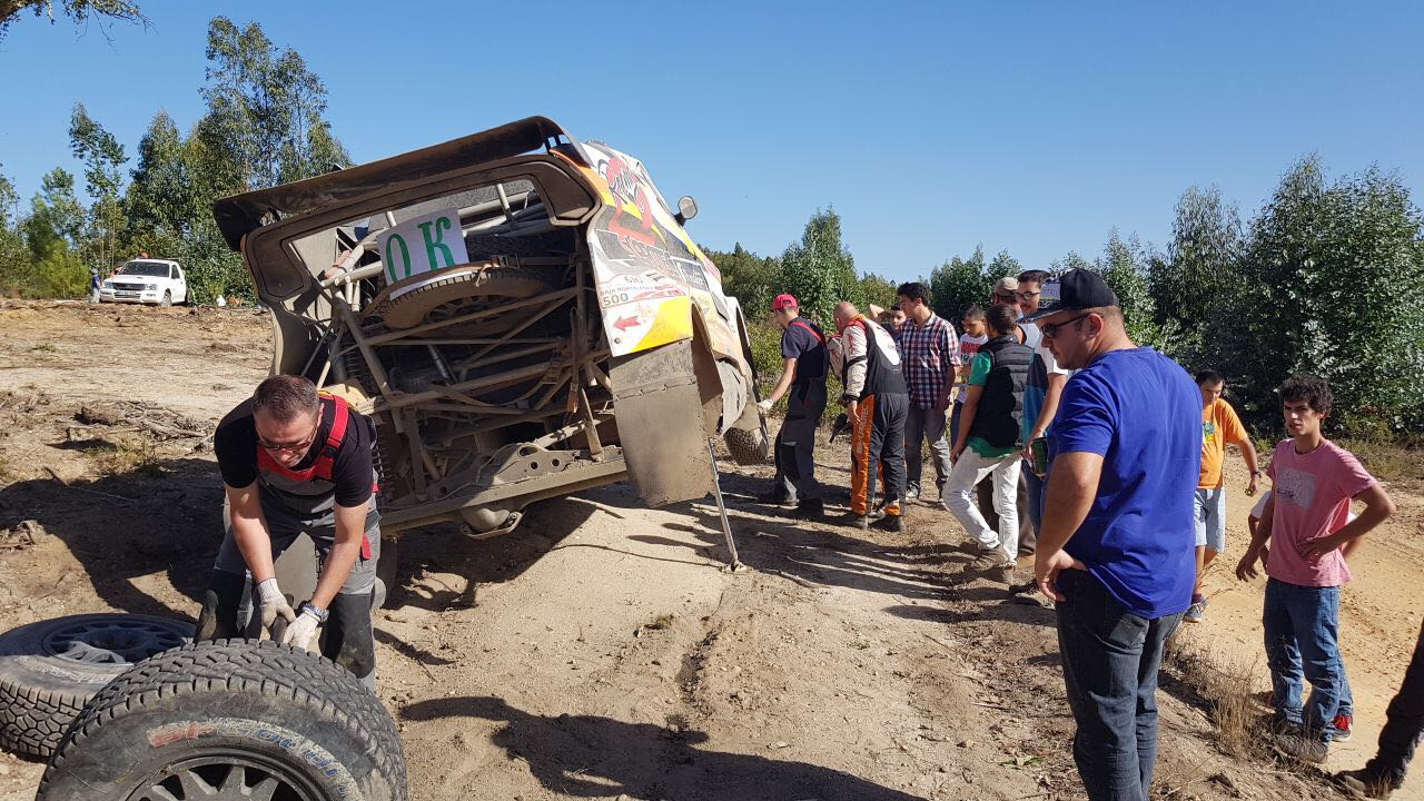 Столкновение привело к поломке ступицы заднего правого колеса