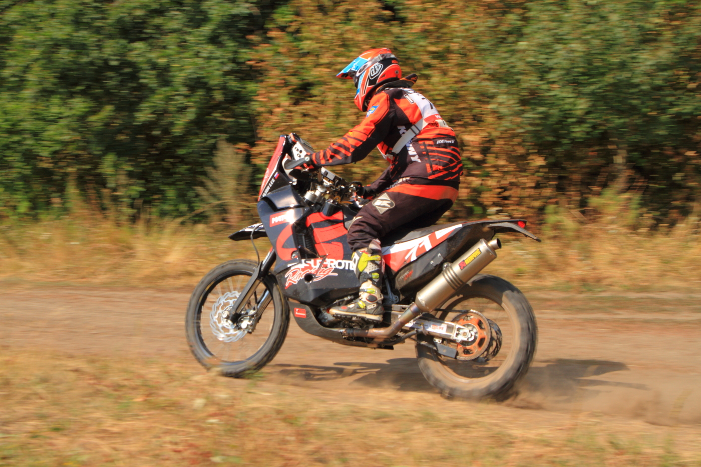 В мотозачёте борьбу за победу вели лидеры сезона Михаил Лапшин и Иван Ли