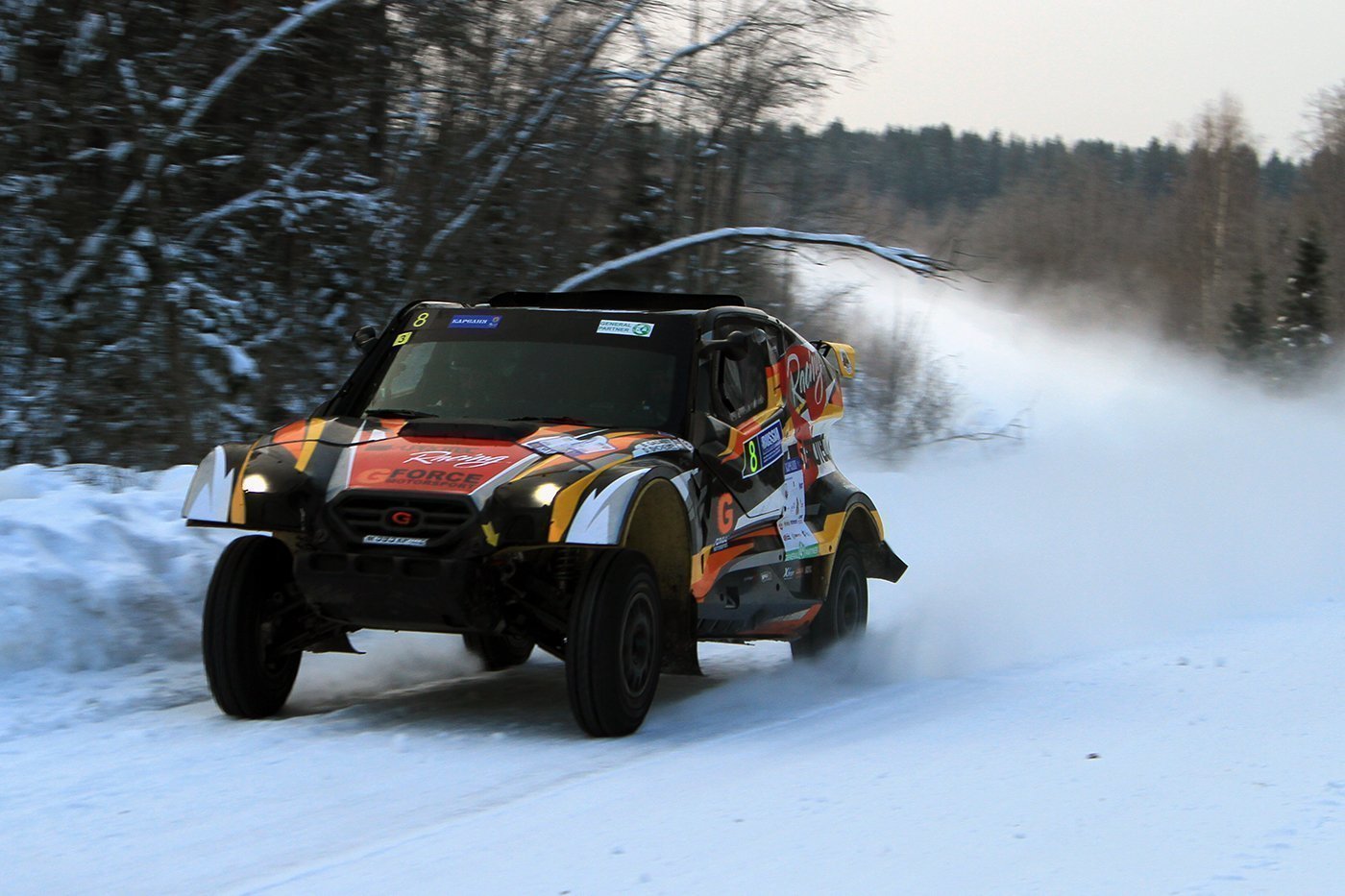 В воскресенье участникам предстоит преодолеть два спецучастка общей протяжённостью почти 230 километров