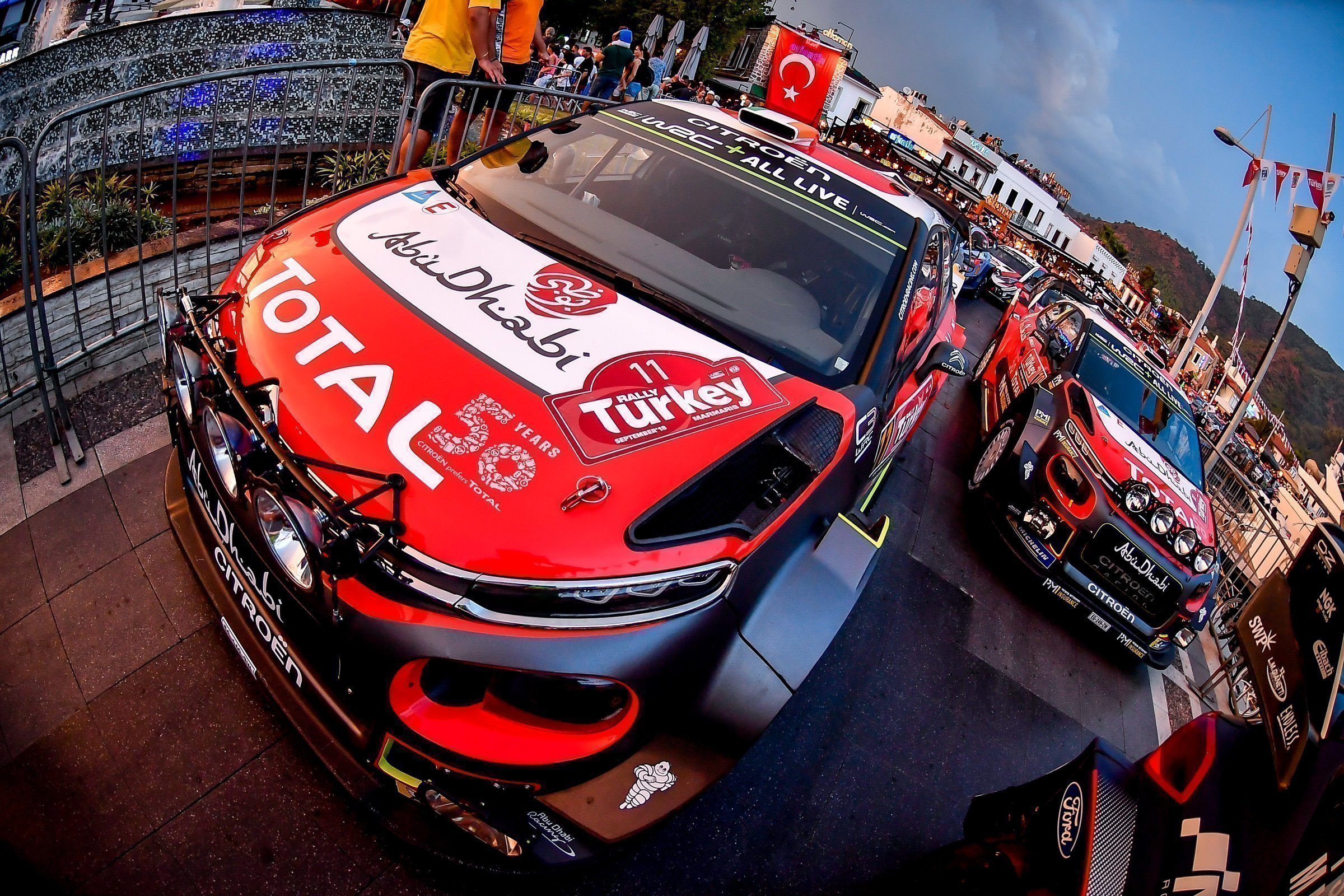 Французский производитель прикладывает все усилия для того, чтобы заполучить в свои ряды пятикратного чемпиона мира по ралли