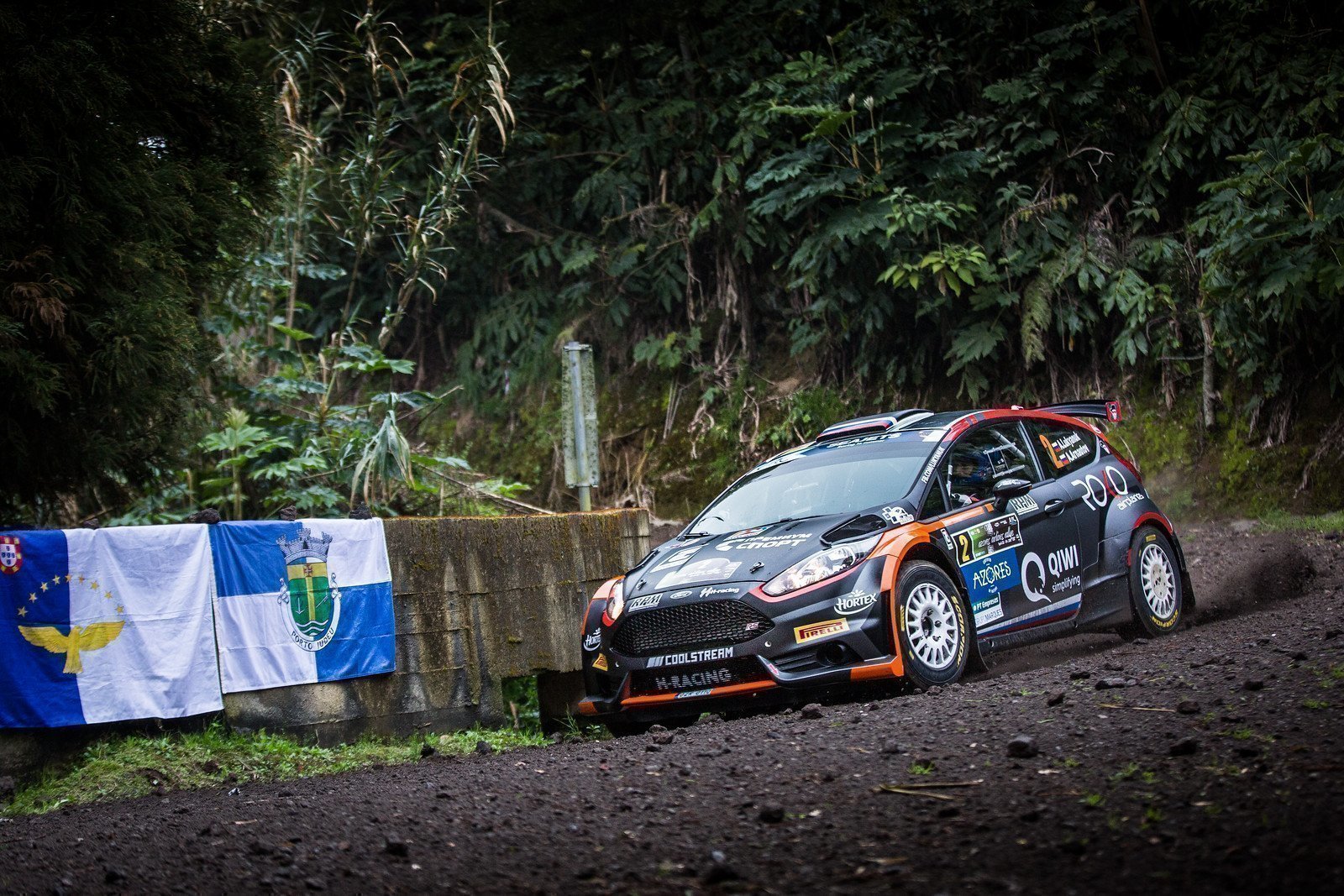 Позади очередной день стартового этапа чемпионата Европы по ралли – Ралли Азор