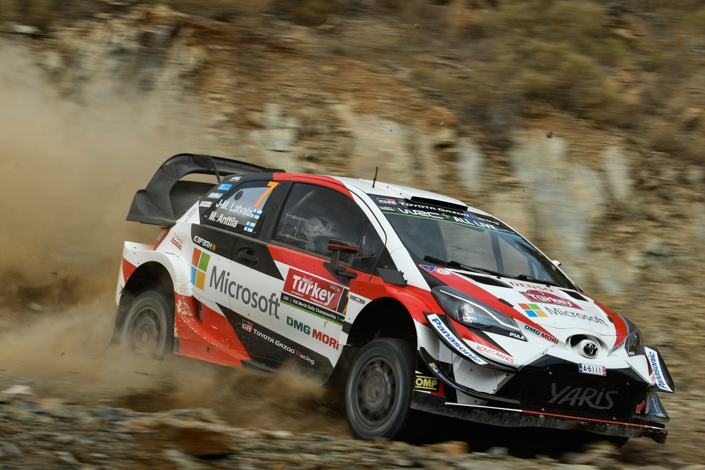 Лучшим из трио пилотов Томми Мякинена пока остается Яри-Матти Латвала, занимающий четвертое место