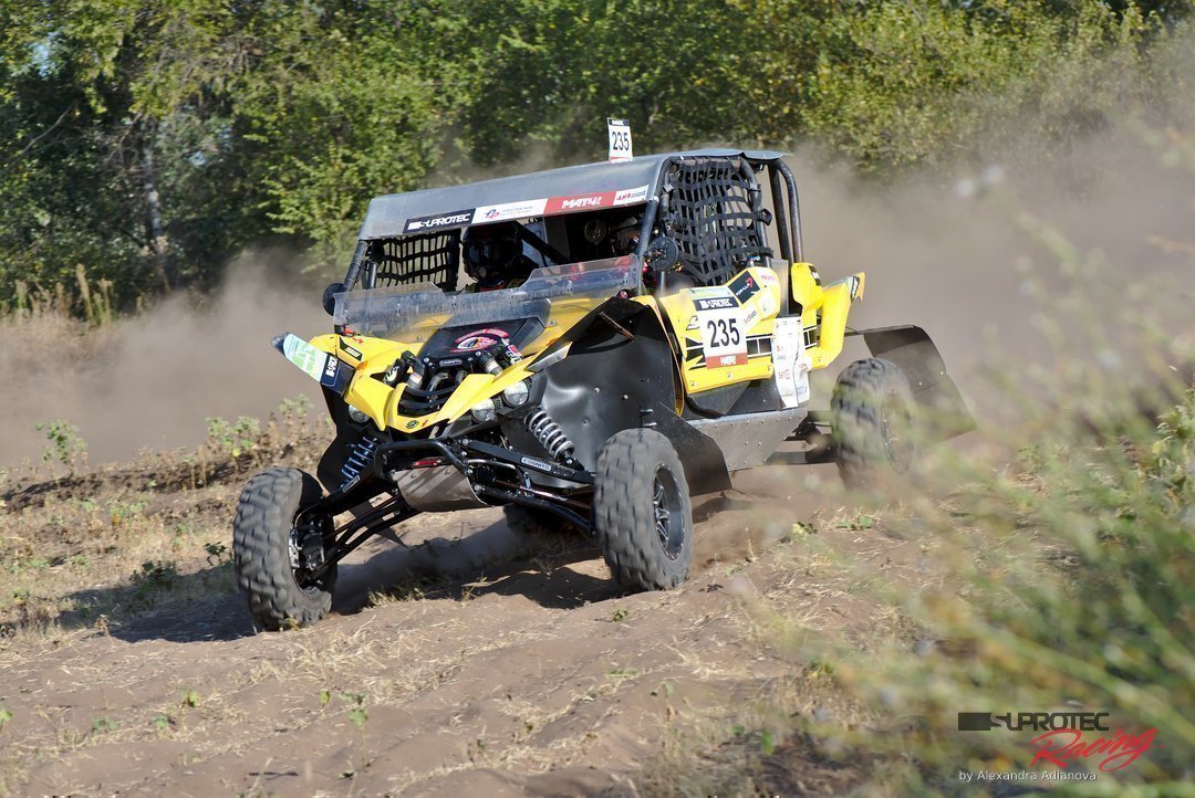 Сейчас мы хотим всю Россию пройти, и СanAm, конечно. Тестируем нашу новую Ямаху, подвеску настраиваем и так далее