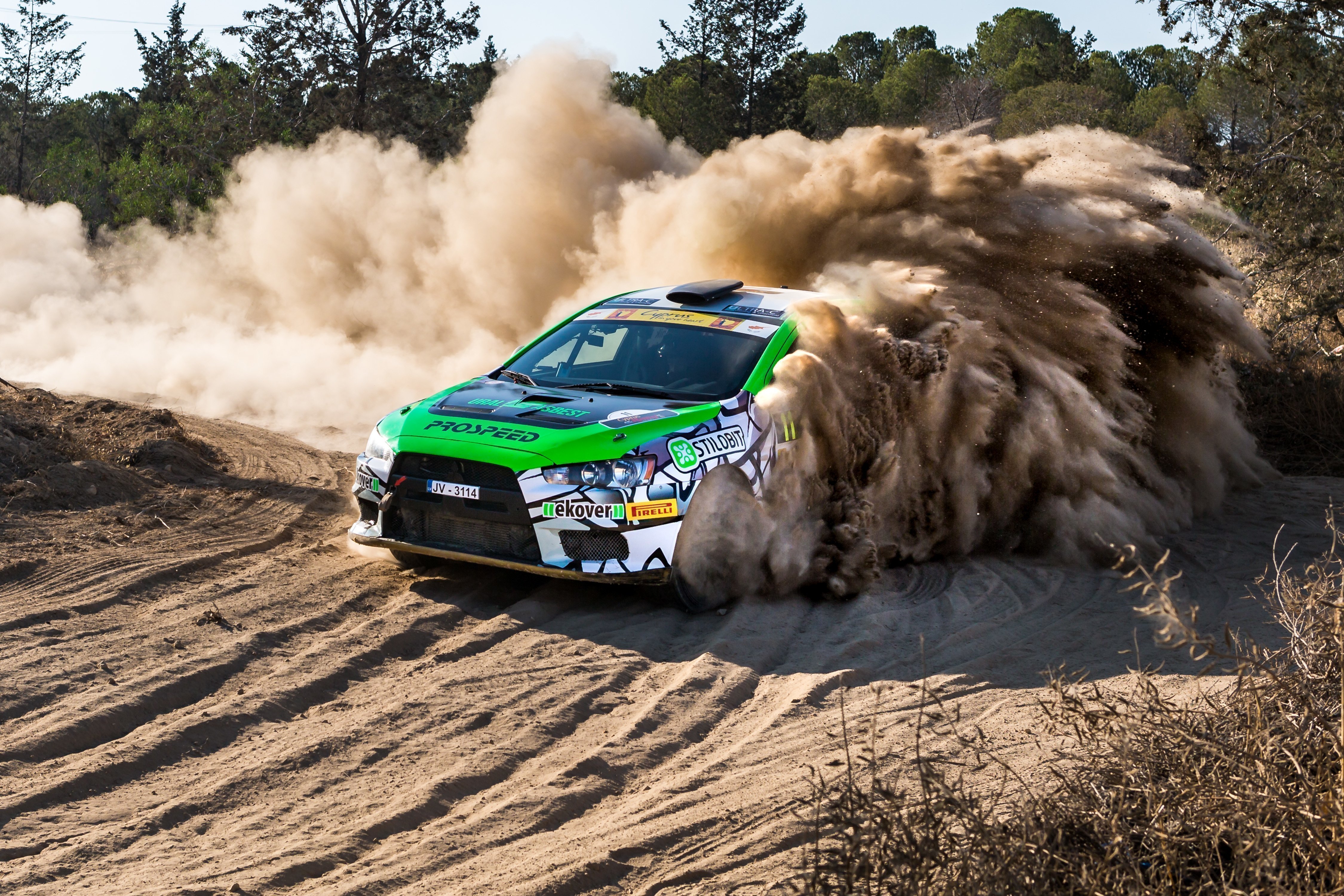 В преддверии старта состоялась квалификация, по итогам которой экипажи выбирали стартовые позиции на первый день ралли.