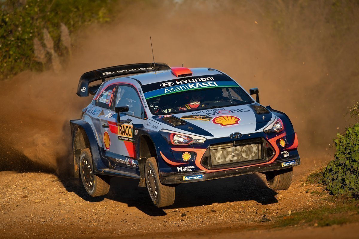Вторым в пятницу стал местный герой Дани Сордо, выступающий за рулем Hyundai i20 Coupe WRC