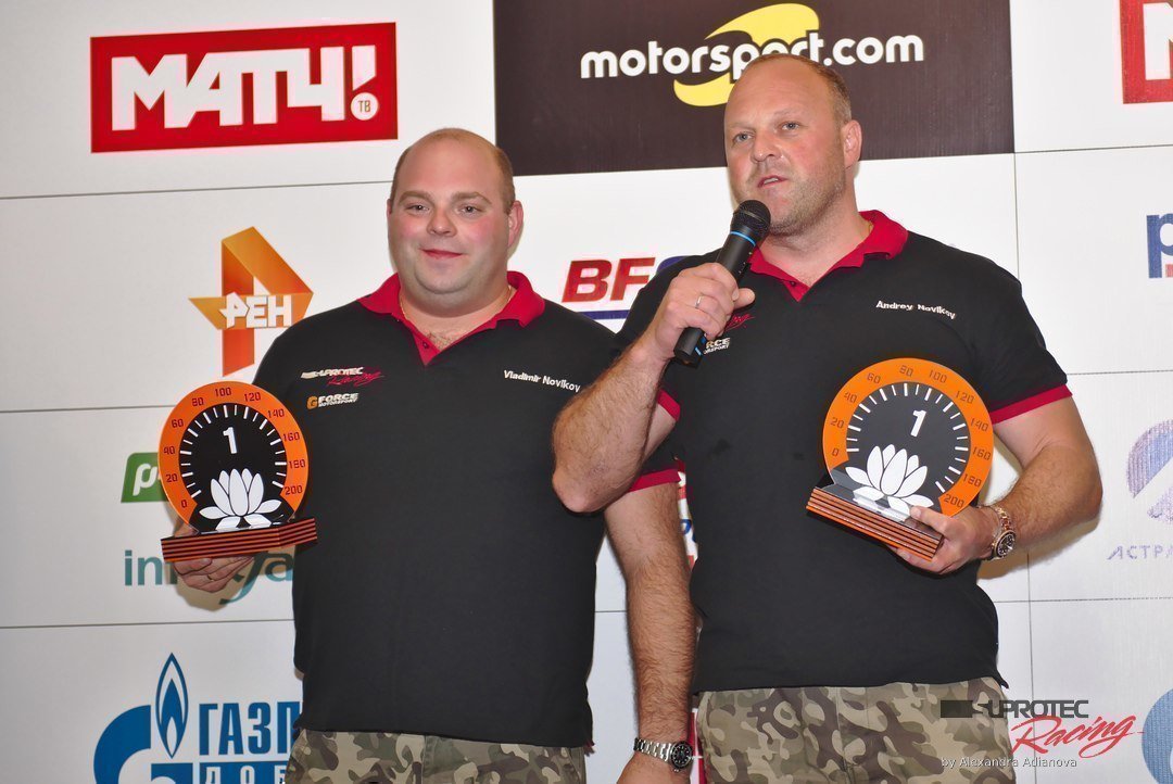 У нас братский экипаж. Если что, брат всегда может приободрить один другого