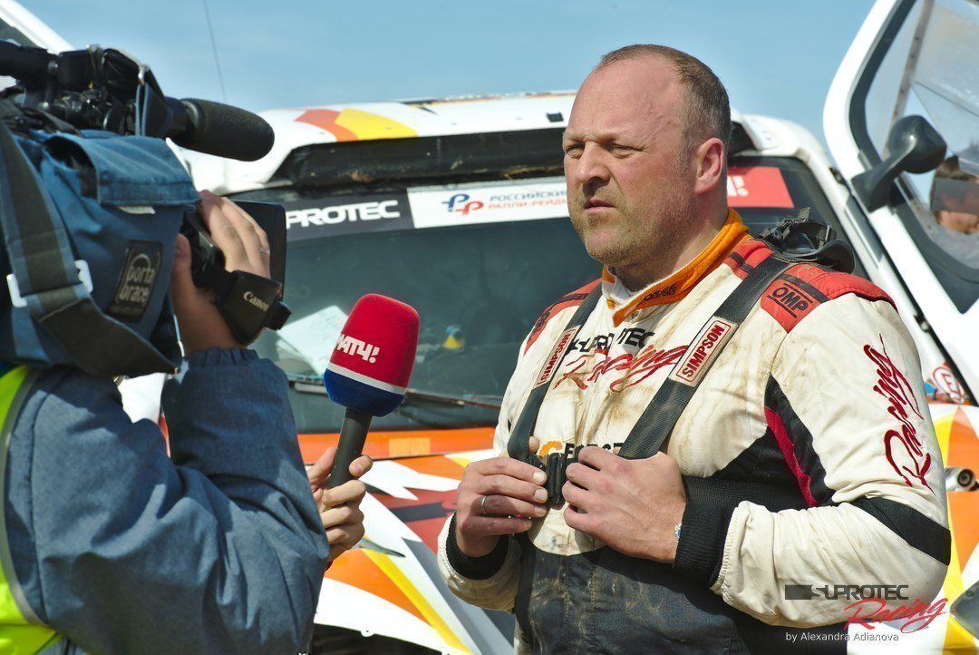 Сейчас я довольно активно езжу в классическом ралли. Я как бы в этой дисциплине заново переосмысливаю автоспорт