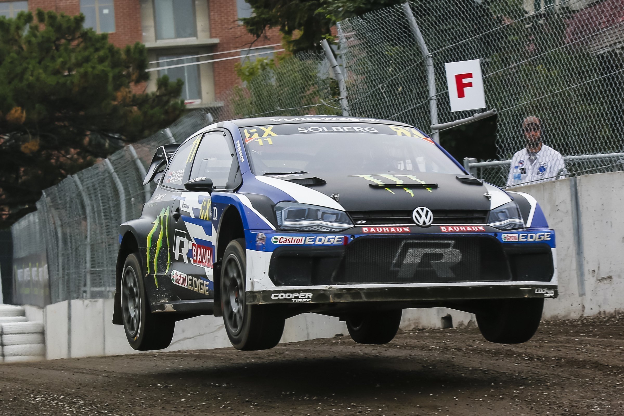 «По ходу заезда выделяется адреналин, что и позволяет мне состязаться»