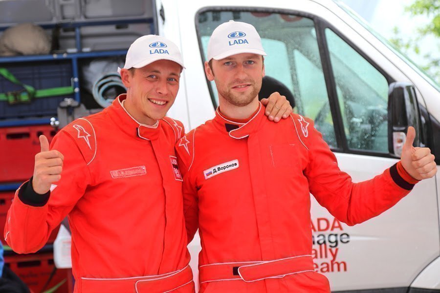 В экипаже с Андреем Рудским едет мой прежний штурман Евгений Загороднюк