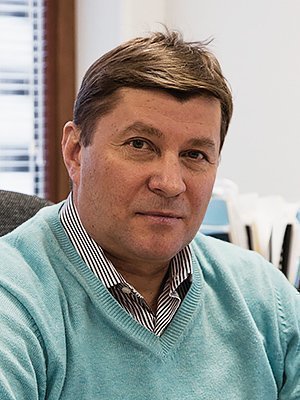 Юрий Лавров